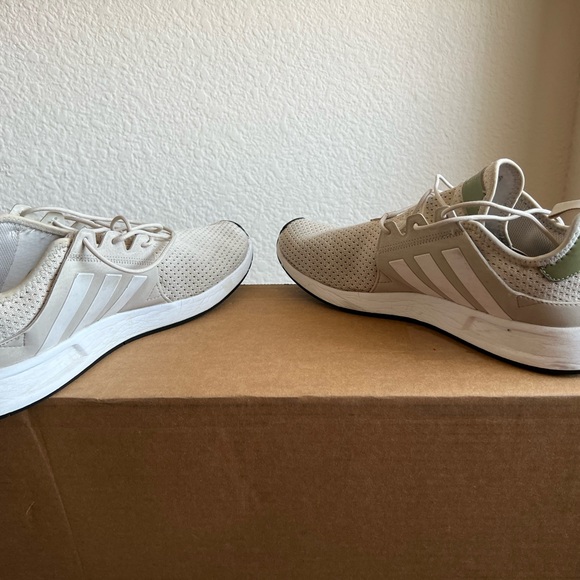 Adidas Sneakers size 9 - Picture 9 of 9